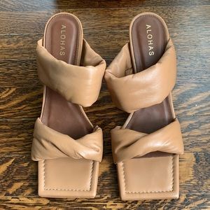 ALOHAS Camel Brown Leather Two Strap Sandal Heels Size 10/41